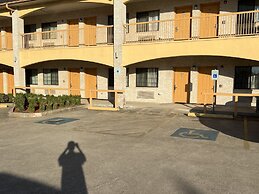 Scott Inn Suites - Downtown Houston