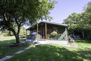 Merlins Cabin - 2 Bedroom Cabin - Blaen Cedi Farm - Penclawdd