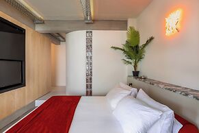 The Newel Metaxourgeio