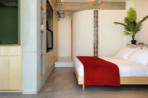 The Newel Metaxourgeio