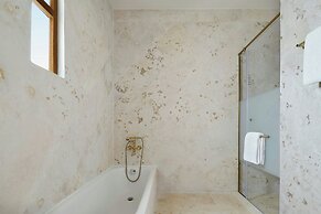 Al Samriya, Autograph Collection