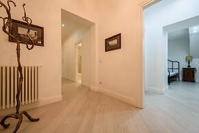 Palazzo Dello Spagnolo Suite