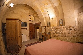 Pietra Cave Suites