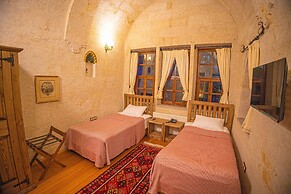 Pietra Cave Suites