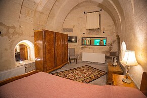 Pietra Cave Suites
