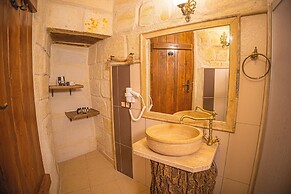 Pietra Cave Suites