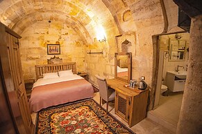 Pietra Cave Suites