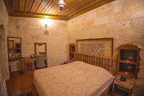 Pietra Cave Suites