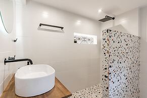 Ermoo Athens Modern Living