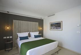Maia Hotel Suites