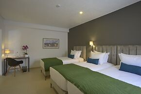 Maia Hotel Suites