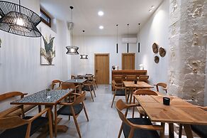 Marea Boutique Suites