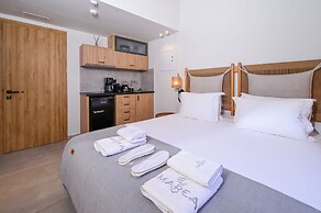 Marea Boutique Suites