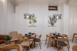 Marea Boutique Suites