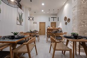 Marea Boutique Suites