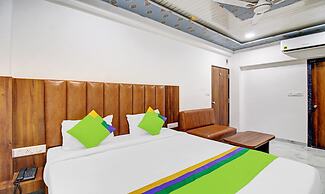 Treebo Hotel Rk Inn, Railway Station