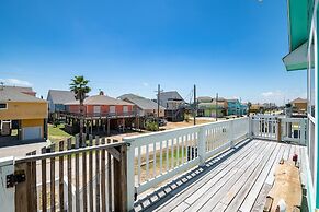 Sunrise Paradise 3 Bedroom Home by RedAwning