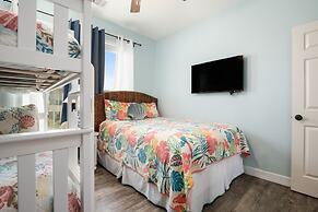 Sunrise Paradise 3 Bedroom Home by RedAwning