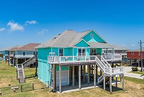 Sunrise Paradise 3 Bedroom Home by RedAwning