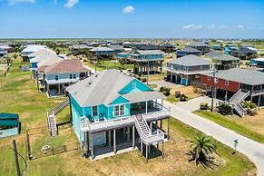 Sunrise Paradise 3 Bedroom Home by RedAwning