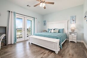 Sunrise Paradise 3 Bedroom Home by RedAwning