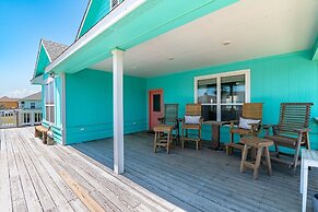 Sunrise Paradise 3 Bedroom Home by RedAwning