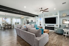 Sunrise Paradise 3 Bedroom Home by RedAwning