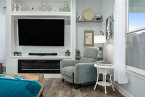 Sunrise Paradise 3 Bedroom Home by RedAwning