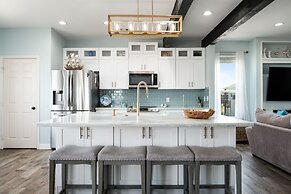 Sunrise Paradise 3 Bedroom Home by RedAwning