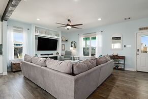 Sunrise Paradise 3 Bedroom Home by RedAwning