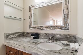 Tower 1 Suite 2705 - QQS by Koko Resort Vacation Rentals