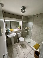 BookedUK - Lovely 2BR Flat in Hoddesdon