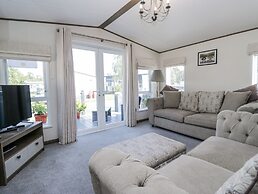 Lilac Lodge