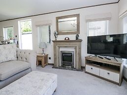 Lilac Lodge