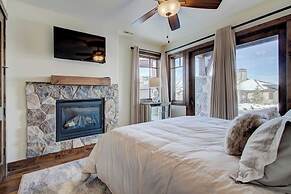 Fairway Ski and Golf Retreat by Avantstay Blocks From the Ski Lift! Be