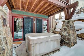 Fairway Ski and Golf Retreat by Avantstay Blocks From the Ski Lift! Be