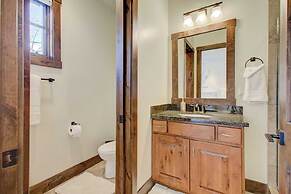 Fairway Ski and Golf Retreat by Avantstay Blocks From the Ski Lift! Be