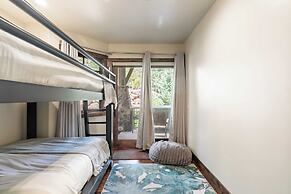 Fairway Ski and Golf Retreat by Avantstay Blocks From the Ski Lift! Be