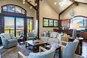 Fairway Ski and Golf Retreat by Avantstay Blocks From the Ski Lift! Be