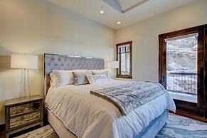 Fairway Ski and Golf Retreat by Avantstay Blocks From the Ski Lift! Be