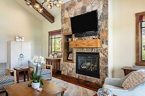 Fairway Ski and Golf Retreat by Avantstay Blocks From the Ski Lift! Be