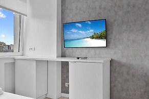 Small & Chic Studio