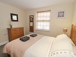 Whistle Stop Apartment