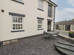 Whistle Stop Apartment