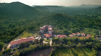 Bhanu The Fern Forest Resort & Spa
