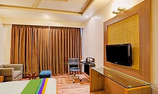 Treebo The Royal CM, 4 Km From City Palace