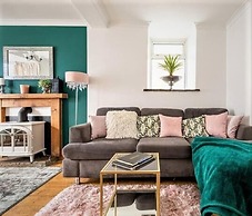 Lovely 3-bed House in Bridgend 7min From Porthcawl