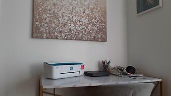 Lovely 3-bed House in Bridgend 7min From Porthcawl