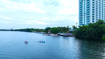 CASTLE BAYVIEW RESORT & SPA