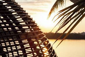 CASTLE BAYVIEW RESORT & SPA